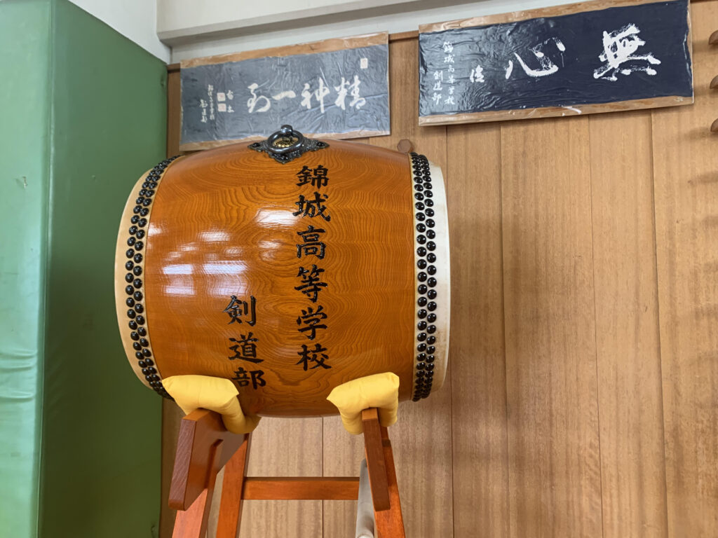 【剣道部】剣道場に太鼓が贈呈されました